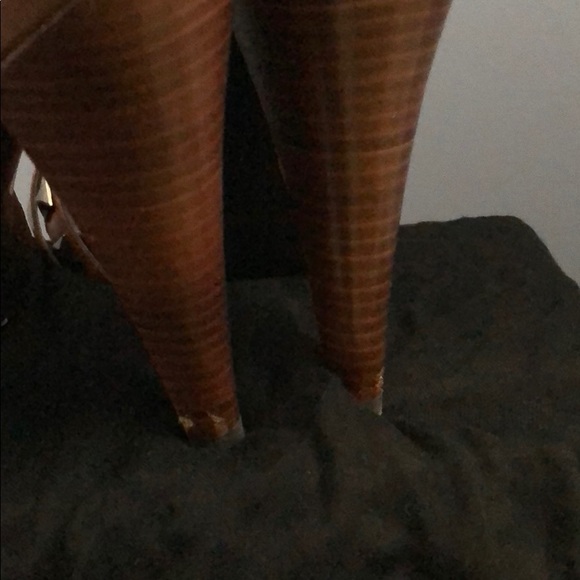 Bcbg brown sandal. - Picture 5 of 5